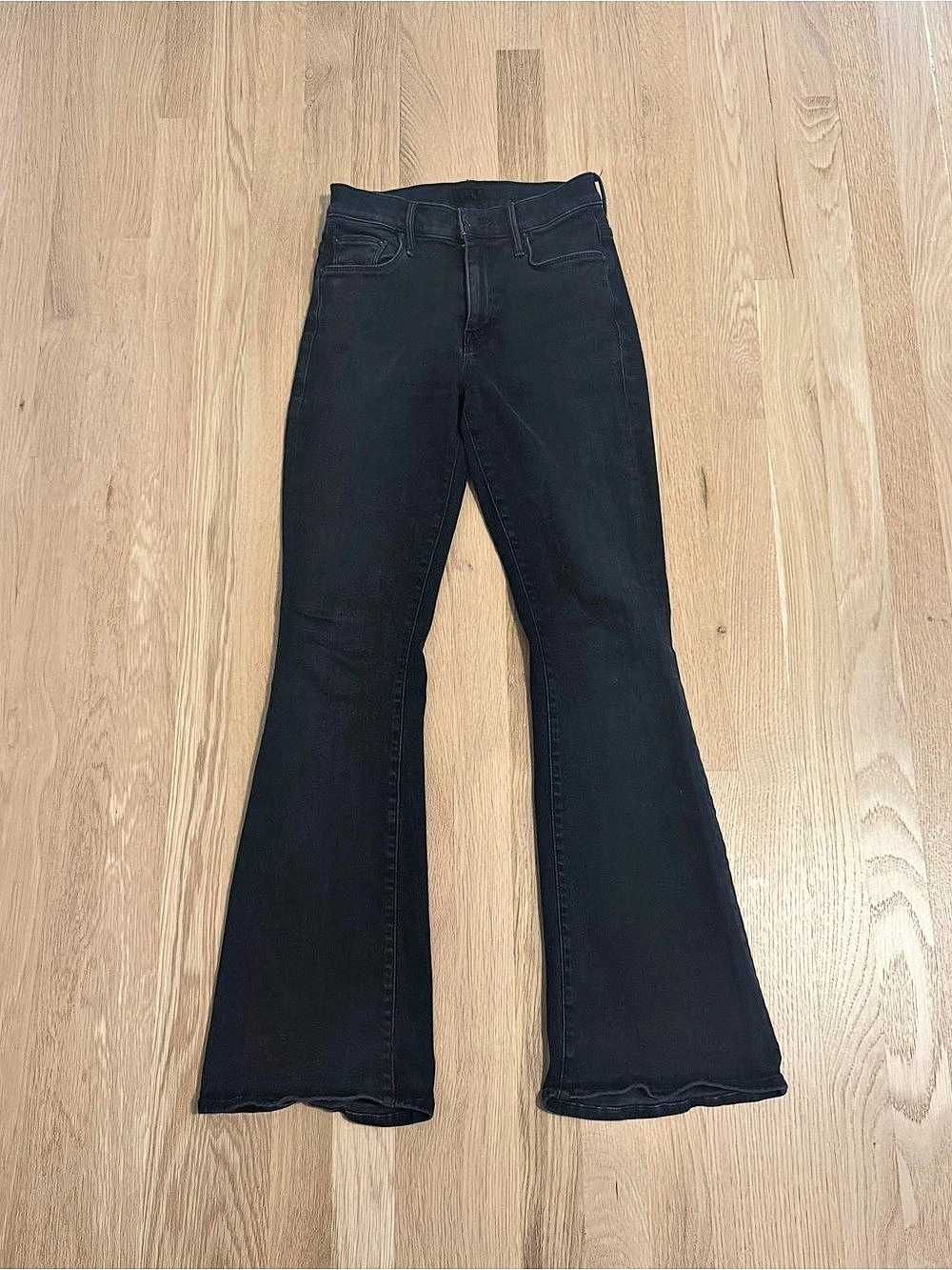MOTHER The Weekender Black Flare Jeans size 25
